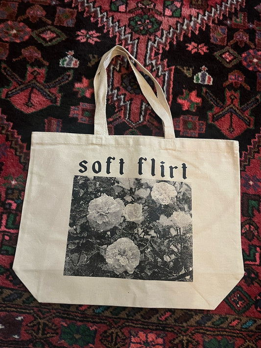 soft flirt floral big tote