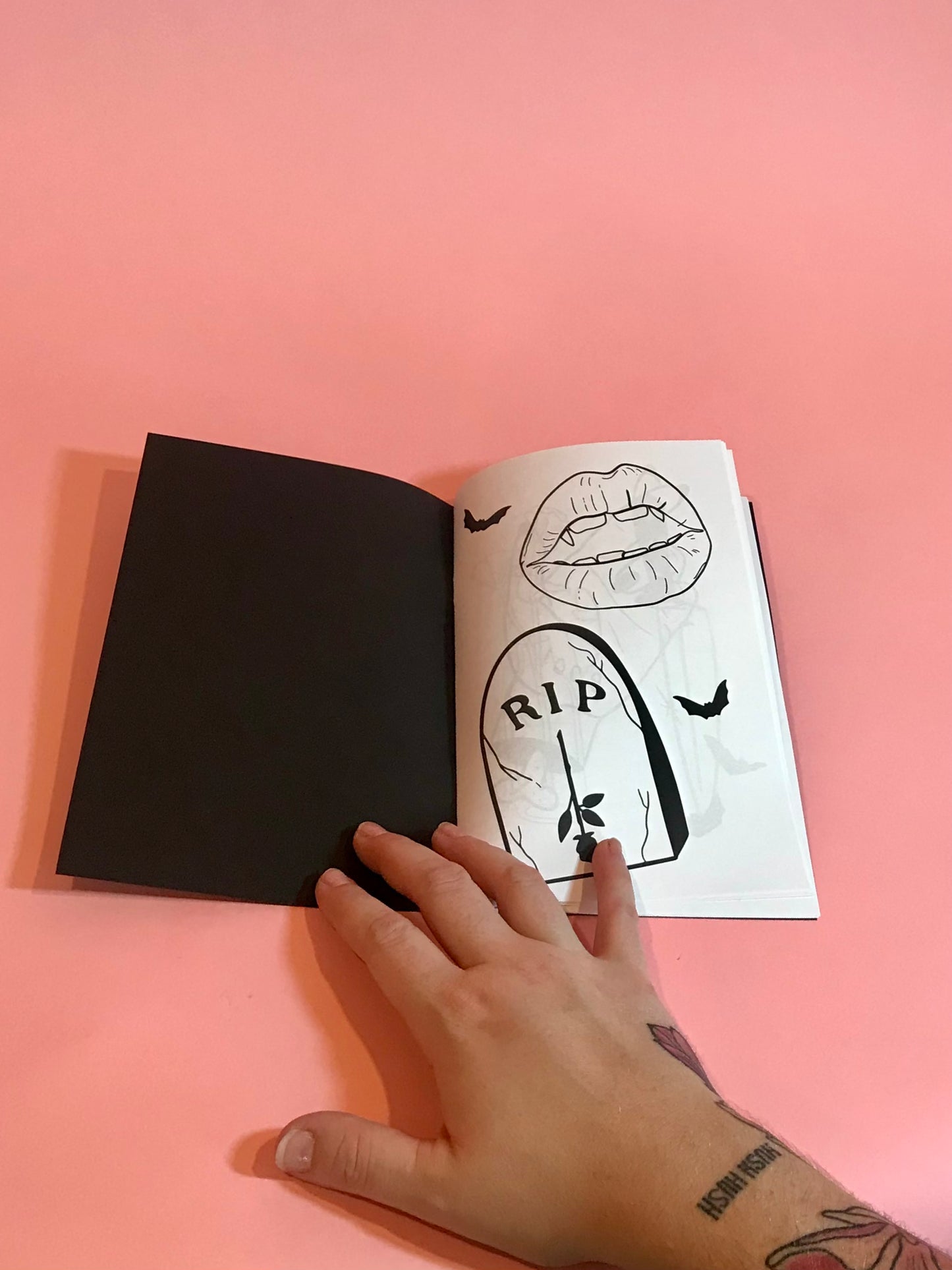 halloween colouring zine